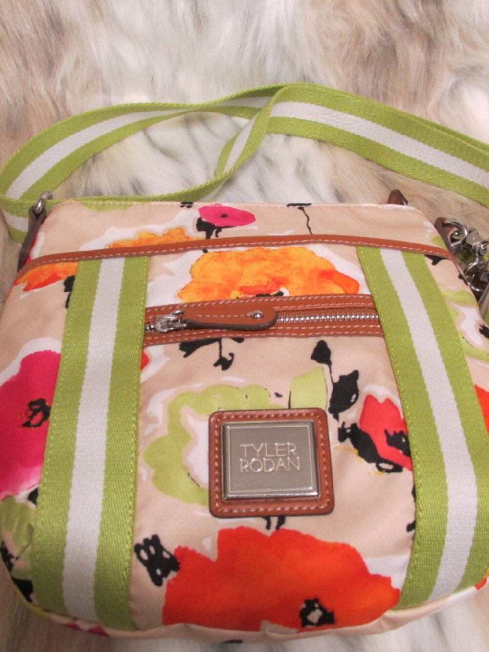 P3015-NWOT Tyler Rodan Canvas Floral-Sateen Interior